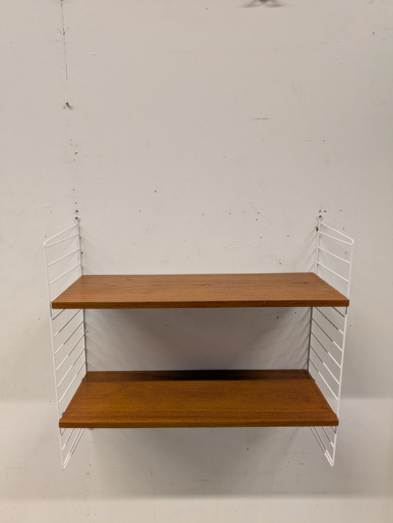 Teak String-hylly