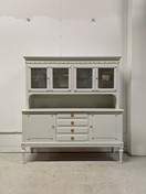 Kustavilainen vitriinikaappi 