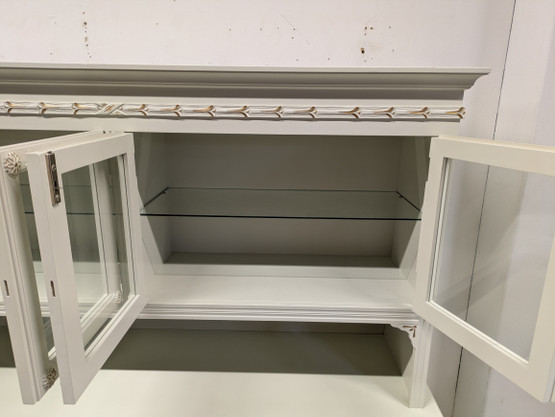 Kustavilainen vitriinikaappi 