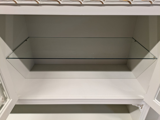 Kustavilainen vitriinikaappi 