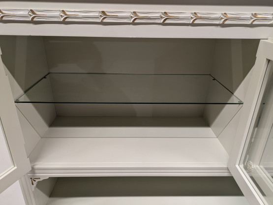 Kustavilainen vitriinikaappi 