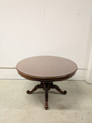 Upea jatkettava ruokapöytä 