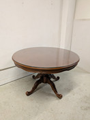 Upea jatkettava ruokapöytä 