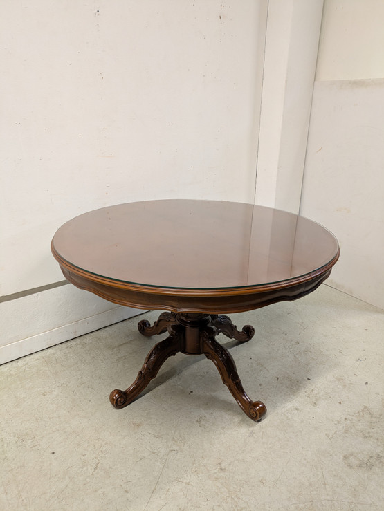 Upea jatkettava ruokapöytä 