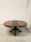 Upea jatkettava ruokapöytä 