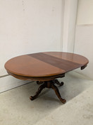 Upea jatkettava ruokapöytä 