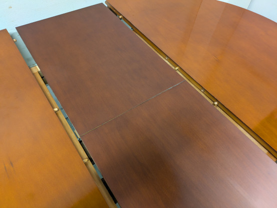 Upea jatkettava ruokapöytä 