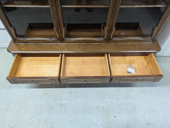 Rokokoo vitriinikaappi 