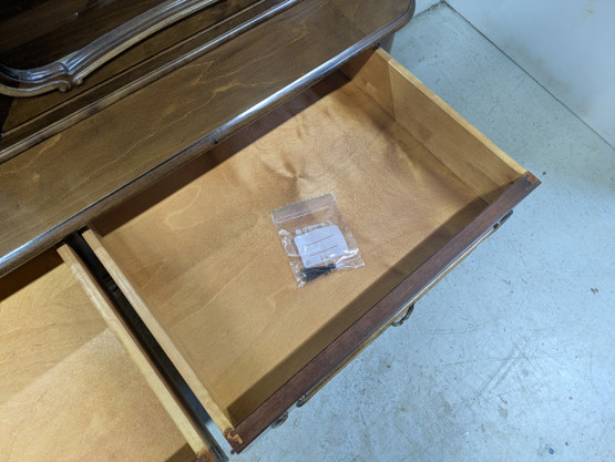 Rokokoo vitriinikaappi 