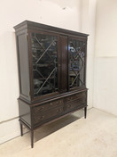 Vanha vitriinikaappi 