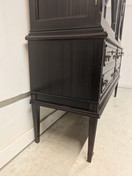 Vanha vitriinikaappi 