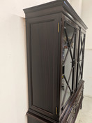 Vanha vitriinikaappi 