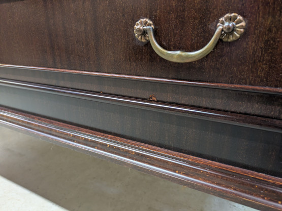 Vanha vitriinikaappi 