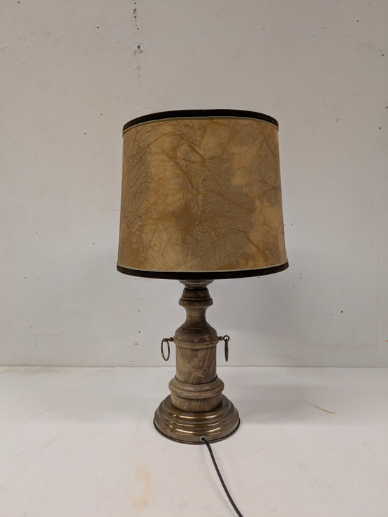 Vanha pöytävalaisin 