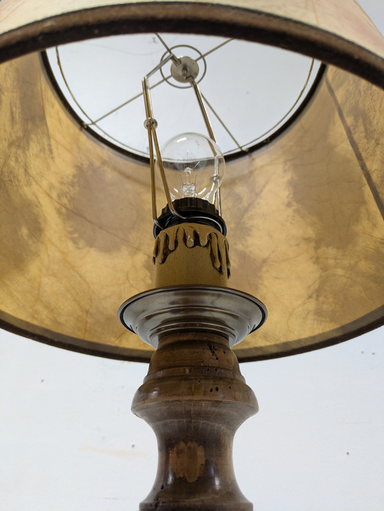 Vanha pöytävalaisin 