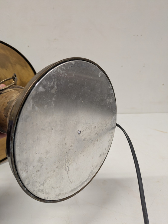 Vanha pöytävalaisin 