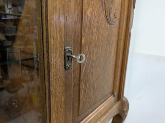 Antiikki astiakaappi 1900-luvun alku