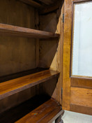 Vanha vitriinikaappi 