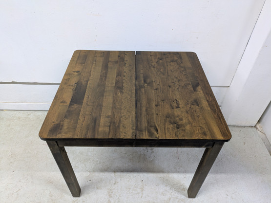 Jatkettava ruokapöytä 40-luku