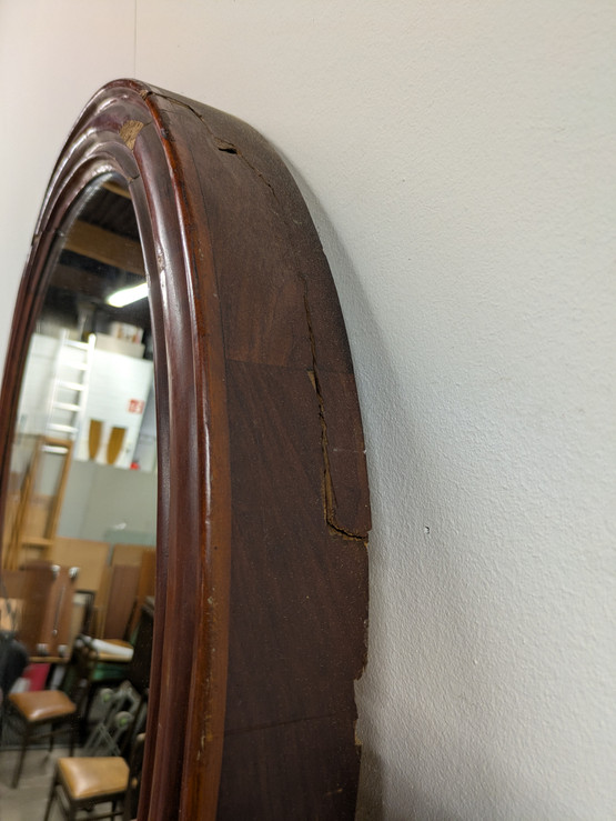 Antiikki trymoo peili