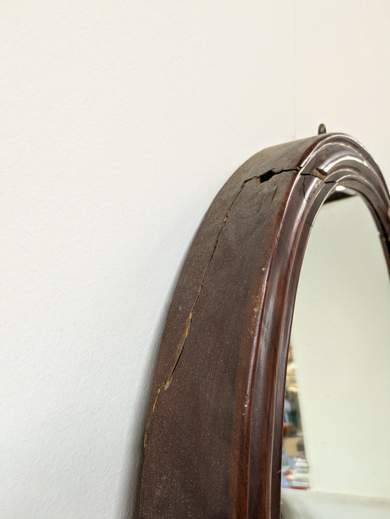 Antiikki trymoo peili