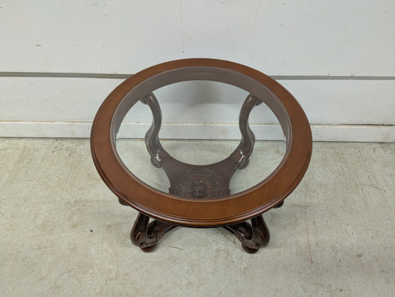 Klassinen pyöreä sohvapöytä 