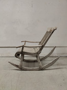 Rustiikkinen antiikki keinutuoli 