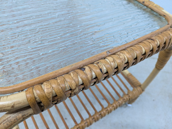 Vintage rottinkinen tarjoiluvaunu