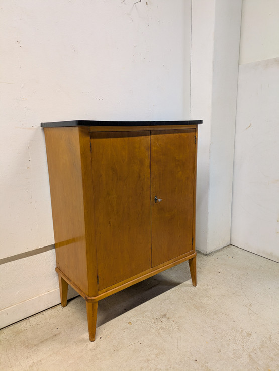 Vintage liinavaatekaappi 50-luku