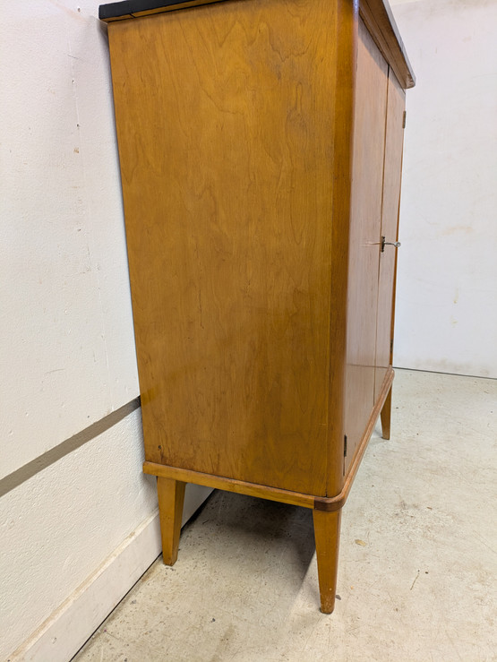 Vintage liinavaatekaappi 50-luku