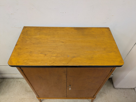 Vintage liinavaatekaappi 50-luku