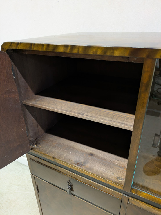 Upea funkkis kaappi / tarjoilukaappi