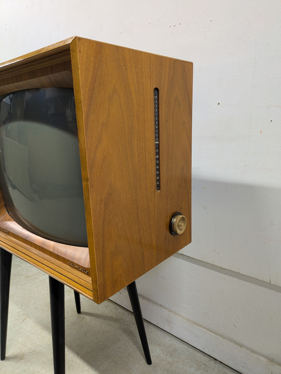 Philips vintage kaappi-TV