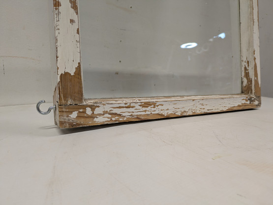 Vanha sisustusikkuna 