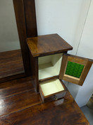 Kunnostettu vanha peilikaappi 