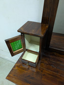 Kunnostettu vanha peilikaappi 