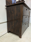 Kunnostettu vanha peilikaappi 