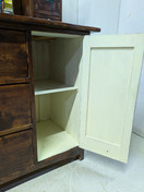 Kunnostettu vanha peilikaappi 