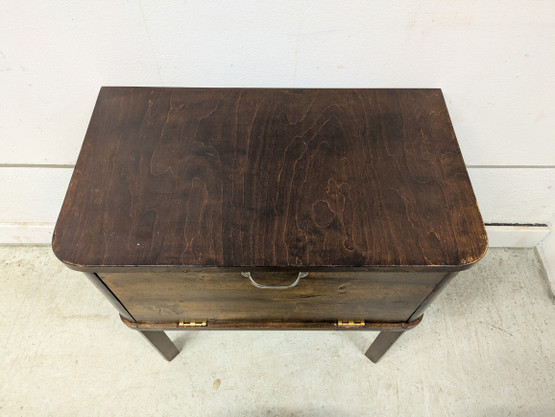 Funkkis pikku kaappi 40-luku