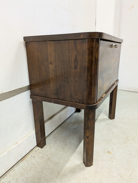 Funkkis pikku kaappi 40-luku