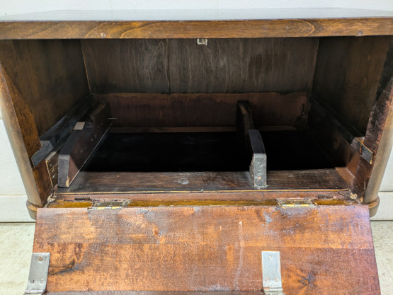 Funkkis pikku kaappi 40-luku