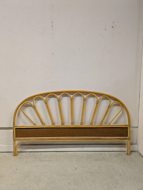 Rottinkinen sängynpääty