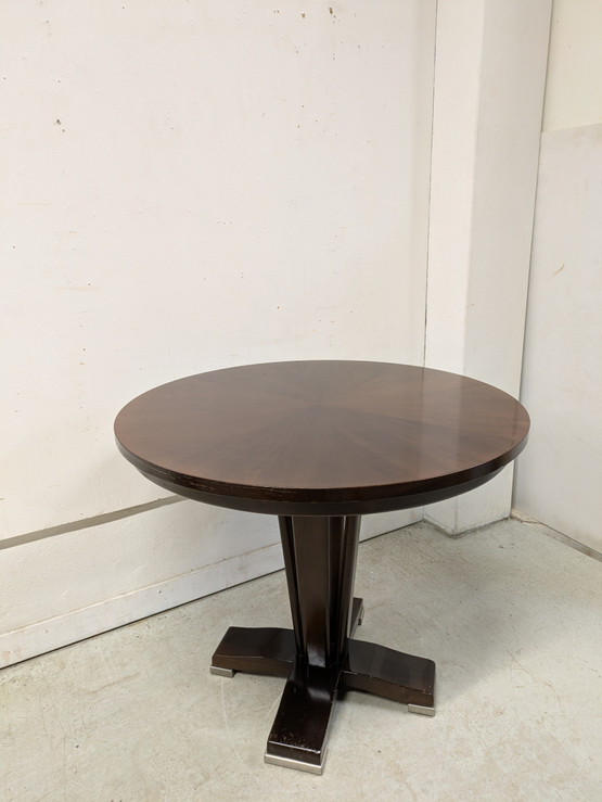 Pyöreä ruokapöytä 