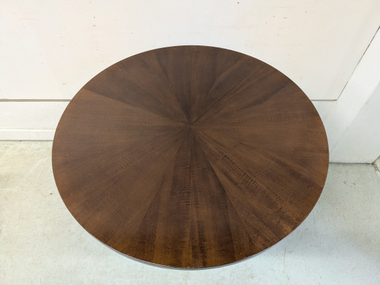 Pyöreä ruokapöytä 