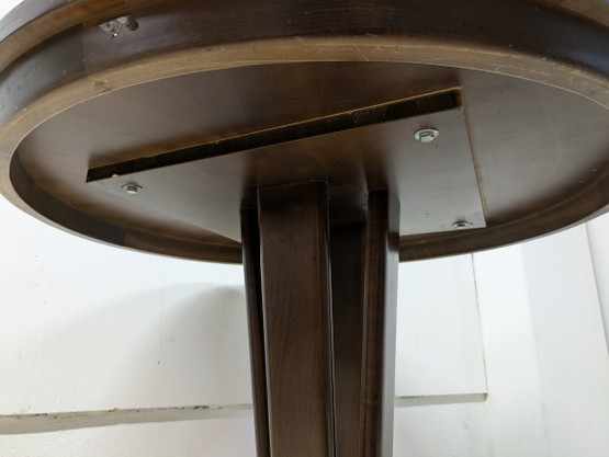 Pyöreä ruokapöytä 