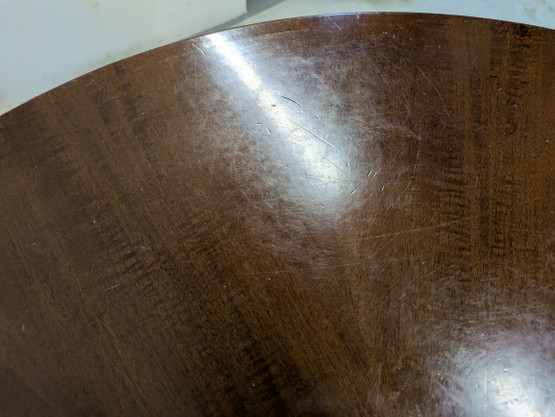 Pyöreä ruokapöytä 