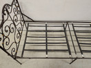Taitettava vanha rautasänky