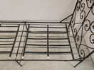 Taitettava vanha rautasänky