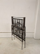 Taitettava vanha rautasänky