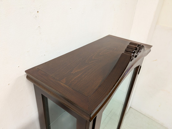 Kompakti vitriinikaappi 